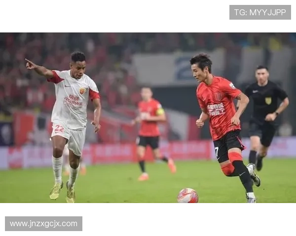 亲民足球明星的真实故事与他们对社会的积极影响